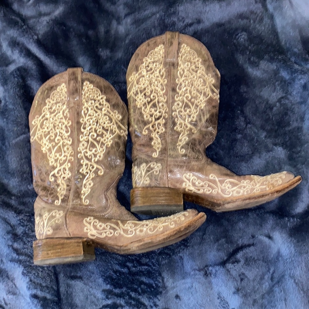 Corral boots